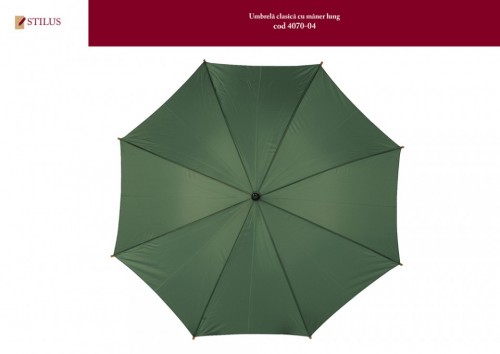 Umbrela verde cu maner de lemn